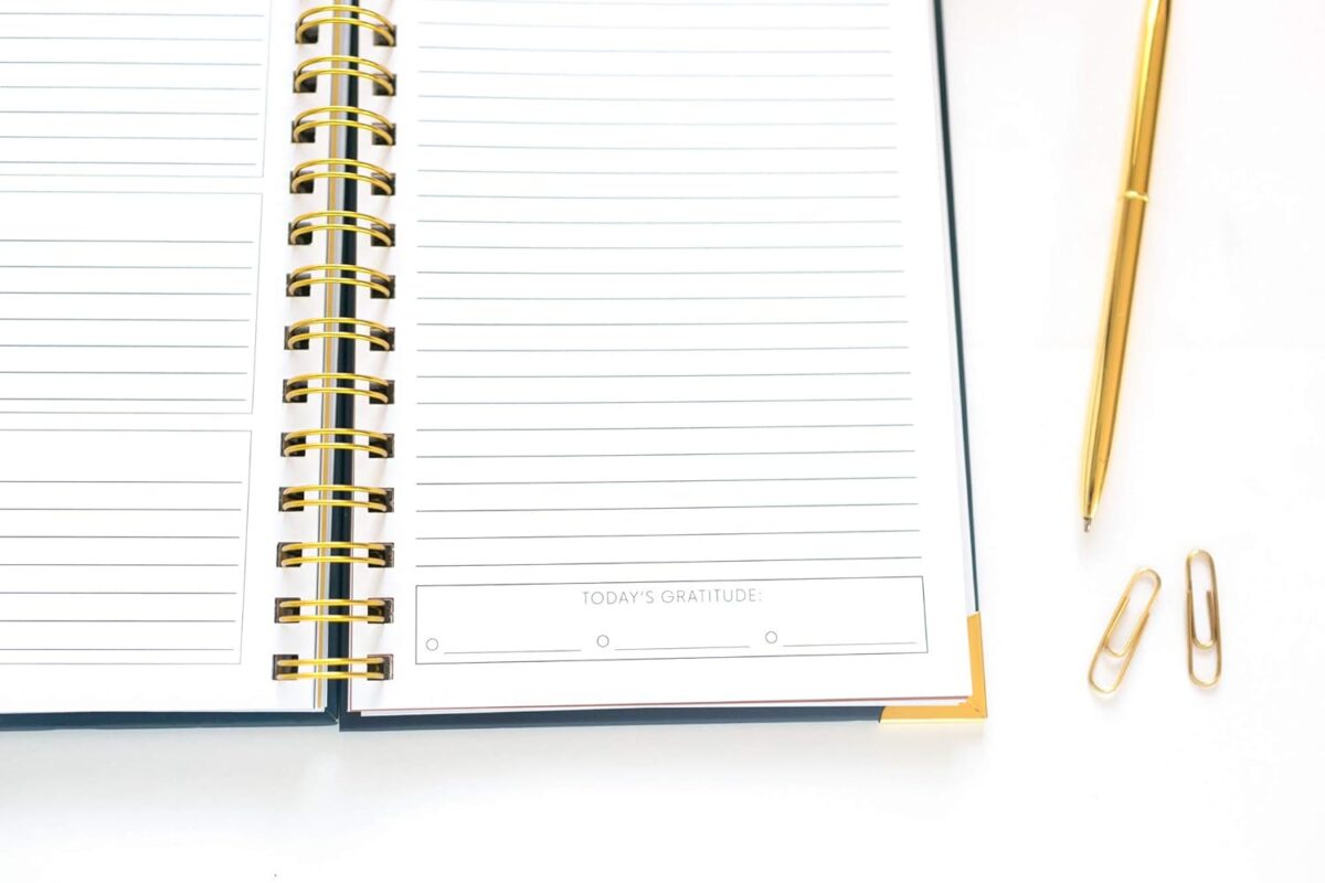 Prayer Journal for Women: An Inspirational Christian Bible Journal, Prayer Notebook & Devotional (Premium Gold Spiral-Bound Hardcover) - Image 6