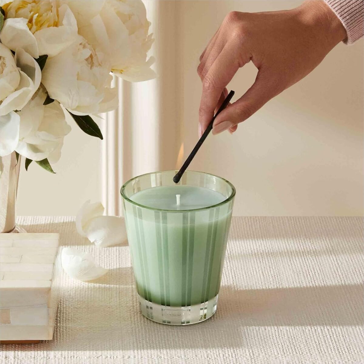 NEST New York Scented Classic Candle, Wild Mint & Eucalyptus - 8.1 oz - Up to 60-Hour Burn Time - Reusable Glass Vessel - Image 3