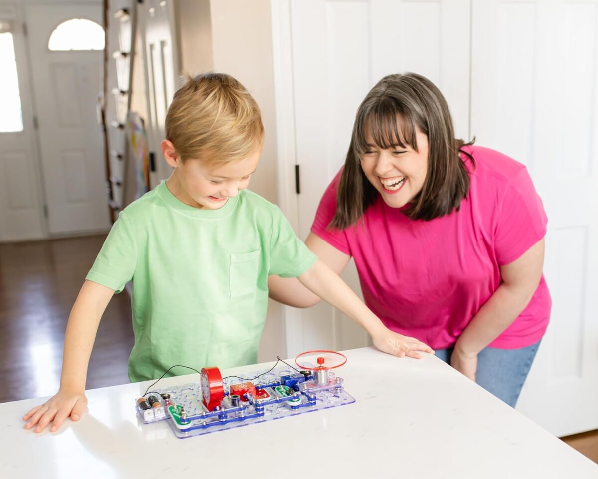 Snap Circuits Jr. SC-100 Electronics Exploration Kit, Over 100 Projects, Full Color Project Manual, 28 Parts, STEM Educational Toy for Kids 8 + - Image 5