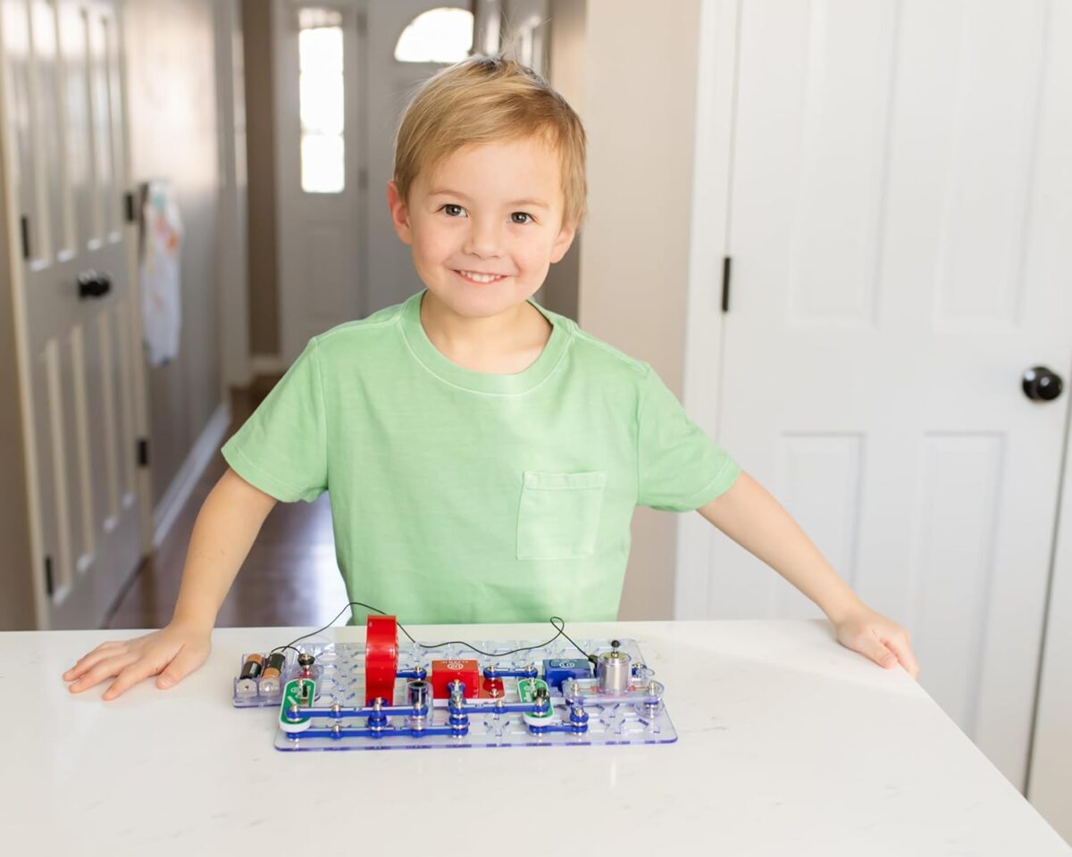Snap Circuits Jr. SC-100 Electronics Exploration Kit, Over 100 Projects, Full Color Project Manual, 28 Parts, STEM Educational Toy for Kids 8 + - Image 4