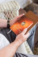 Jesus Calling, Padded Hardcover, with Scripture References: Enjoying Peace in His Presence (A 365-Day Devotional) - Image 2
