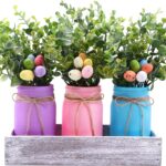 3PCS Easter Mason Jars 3 * 5Inch Easter Painted Tiered Tray Decorative Jars with Wood Tray &Artificial Flowers Farmhouse Bottles for Holiday Spring Home Table Centerpiece Decor Gifts