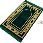 Home Collection Islamic Prayer Mat - Islam Praying Rug for Muslim Women & Men - Soft Turkish Salah Mats Eid & Ramadan Gifts - Pray Bead (Tesbih) Included - Made in Turkiye - Green