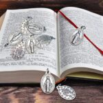 Milagrosa Medal Bulk Pack of 50, 1" Silver Milagrosa Medals Catholic Pendant for Women Necklace & Rosary Necklace,Religious Virgin Mary Cross Charms for Jewelry Making,Medalla De La Virgen Milagrosa - Image 5
