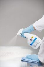 Clorox Healthcare Bleach Germicidal Cleaner Spray, 22 Ounces (68967) - Image 4